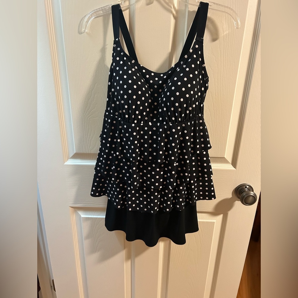 St. John’s Bay Women’s one piece swimsuit size 16W